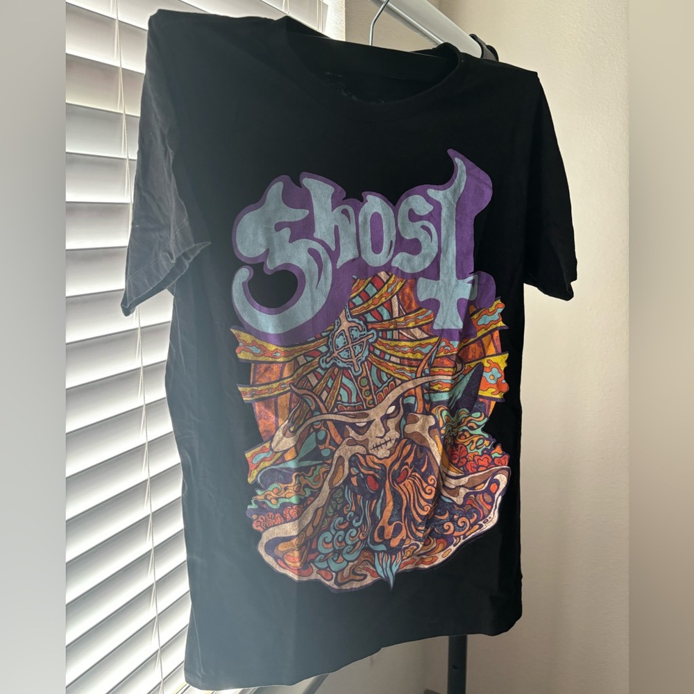 Ghost graphic tee